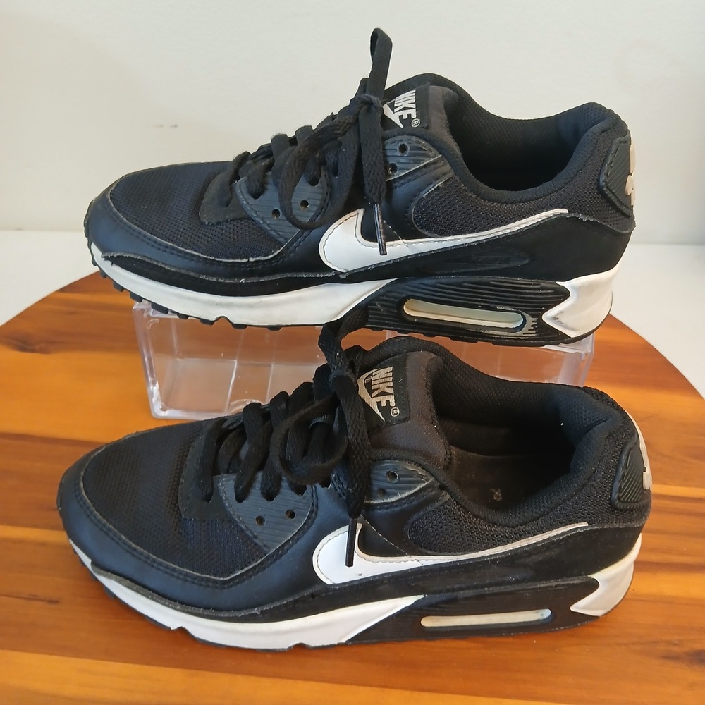 Nike Air Max 90 Women 7 Black Running Shoes Sneakers CQ2560-001